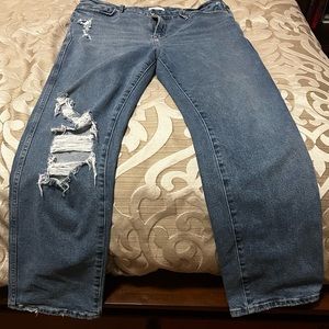 Good American straight leg distressed jeans